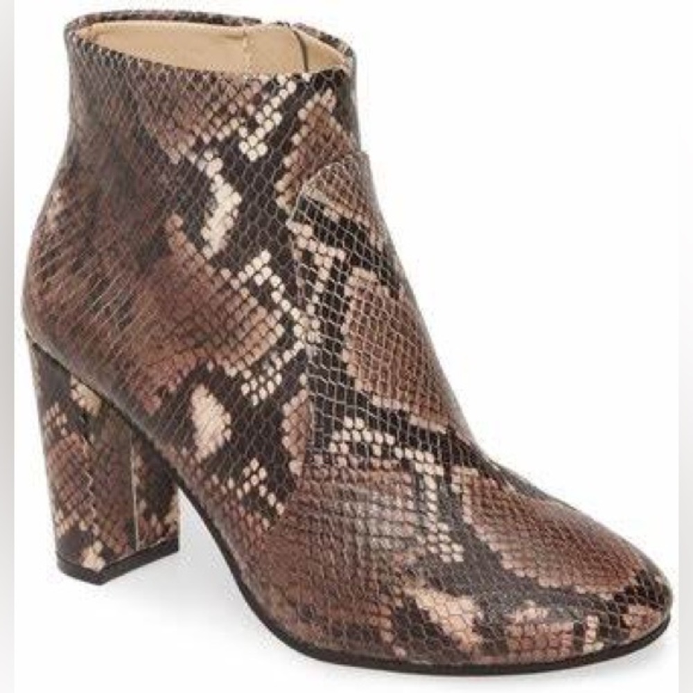 NWT Vince Camuto | Sanstan Snake-Print Booties